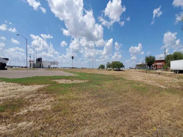 3801 Casa Blanca Rd, Laredo, TX 78041